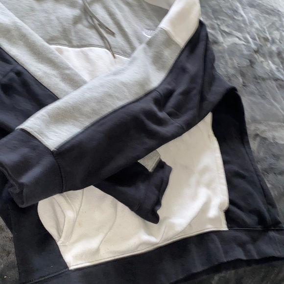COPY - White/Grey/Black NIKE pull-over Hoodie - Picture 3 of 4